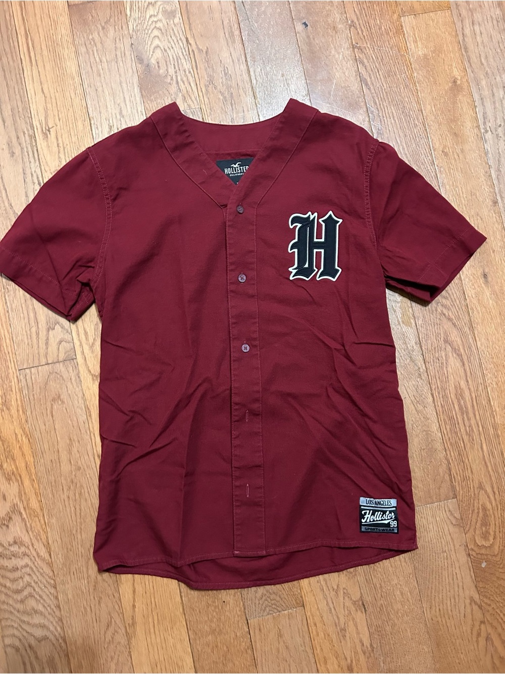 Hollister Men's Burgundy Baseball-Style Button Shirt